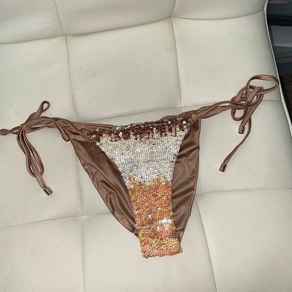 Beach Bunny Blush Ariel Bikini bottom - Picture 2 of 10